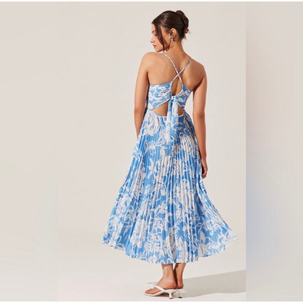 Astr the Label Blythe Plisse Midi Dress Blue Floral Women Size Small - Picture 2 of 8